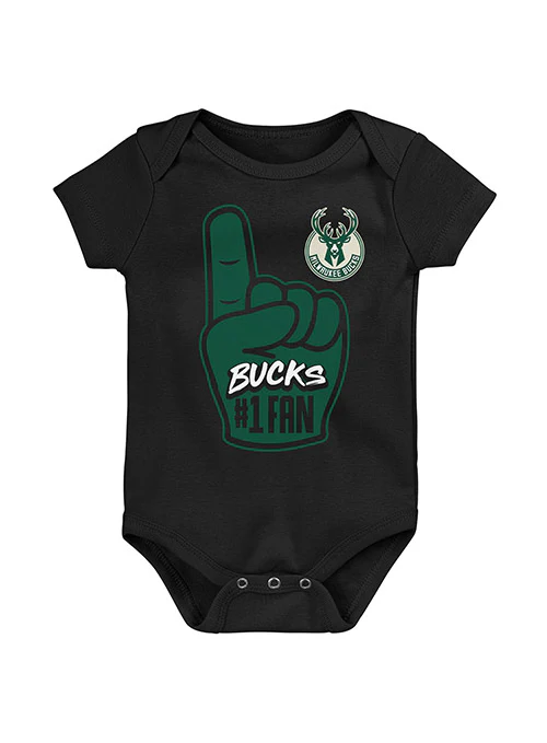 Newborn Outerstuff Hand Off Milwaukee Bucks Onesie