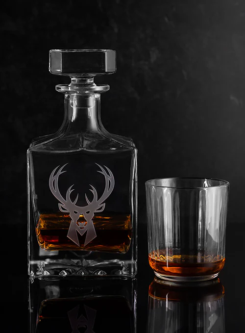 Mano's Milwaukee Bucks Square 1L Decanter - Image 2