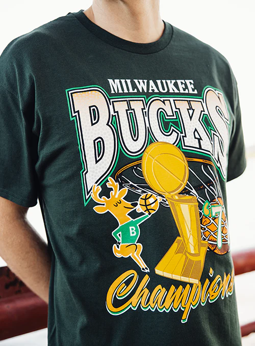 Mitchell & Ness HWC 1971 NBA Champs Milwaukee Bucks T-Shirt - Image 2