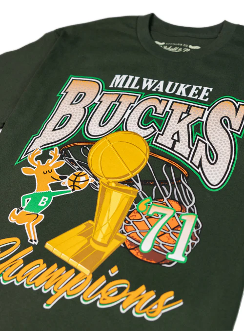 Mitchell & Ness HWC 1971 NBA Champs Milwaukee Bucks T-Shirt - Image 3