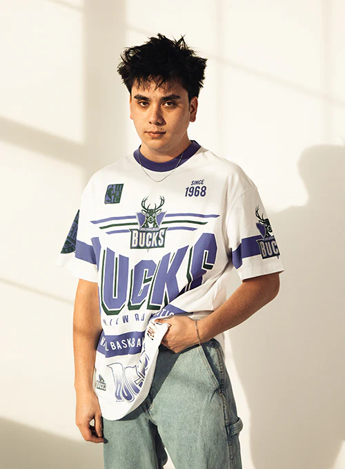 Mitchell & Ness HWC '93 Team Origins Milwaukee Bucks T-Shirt - Image 2