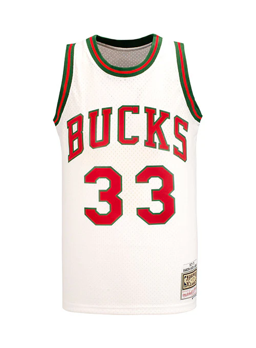 Mitchell & Ness Kareem Abdul-Jabbar Milwaukee Bucks White Hardwood Classic Swingman Jersey - Image 4