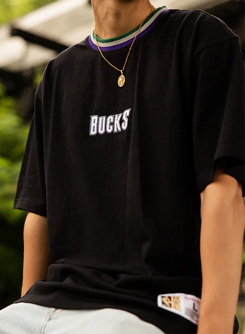 Mitchell & Ness HWC '93 Playmaker Milwaukee Bucks T-Shirt - Image 2