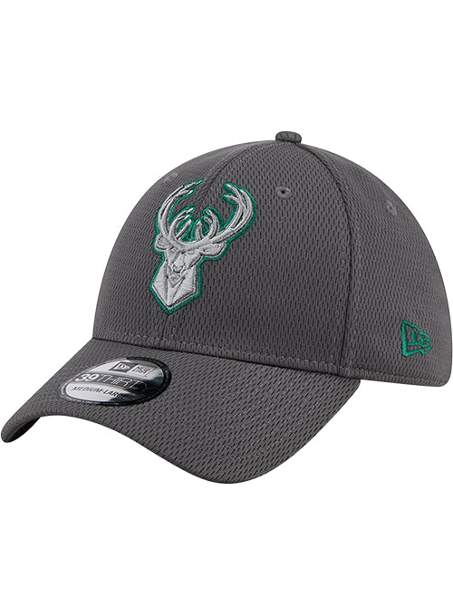 New Era 39Thirty Mesh Milwaukee Bucks Flex Hat