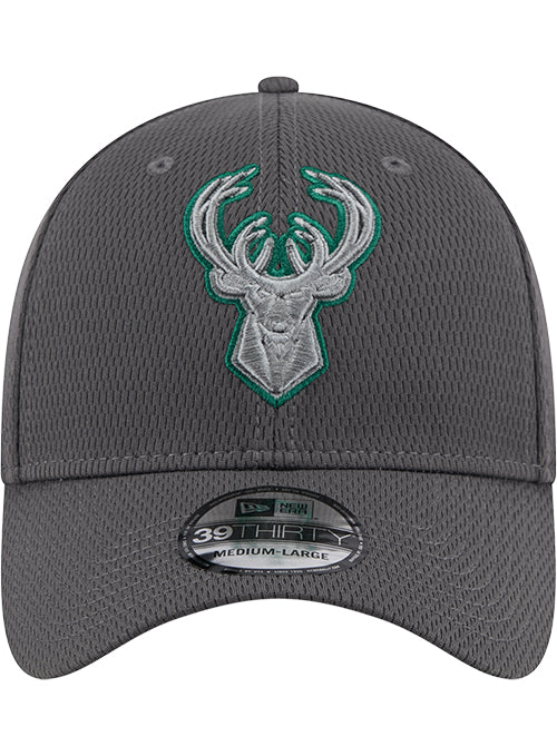 New Era 39Thirty Mesh Milwaukee Bucks Flex Hat - Image 3