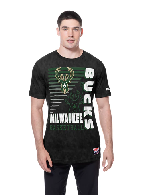 New Era Leisure Throw Milwaukee Bucks T-Shirt
