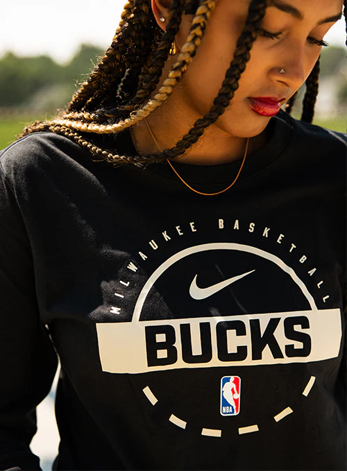 Nike 2025-26 Practice Black Milwaukee Bucks Long Sleeve T-Shirt - Image 2